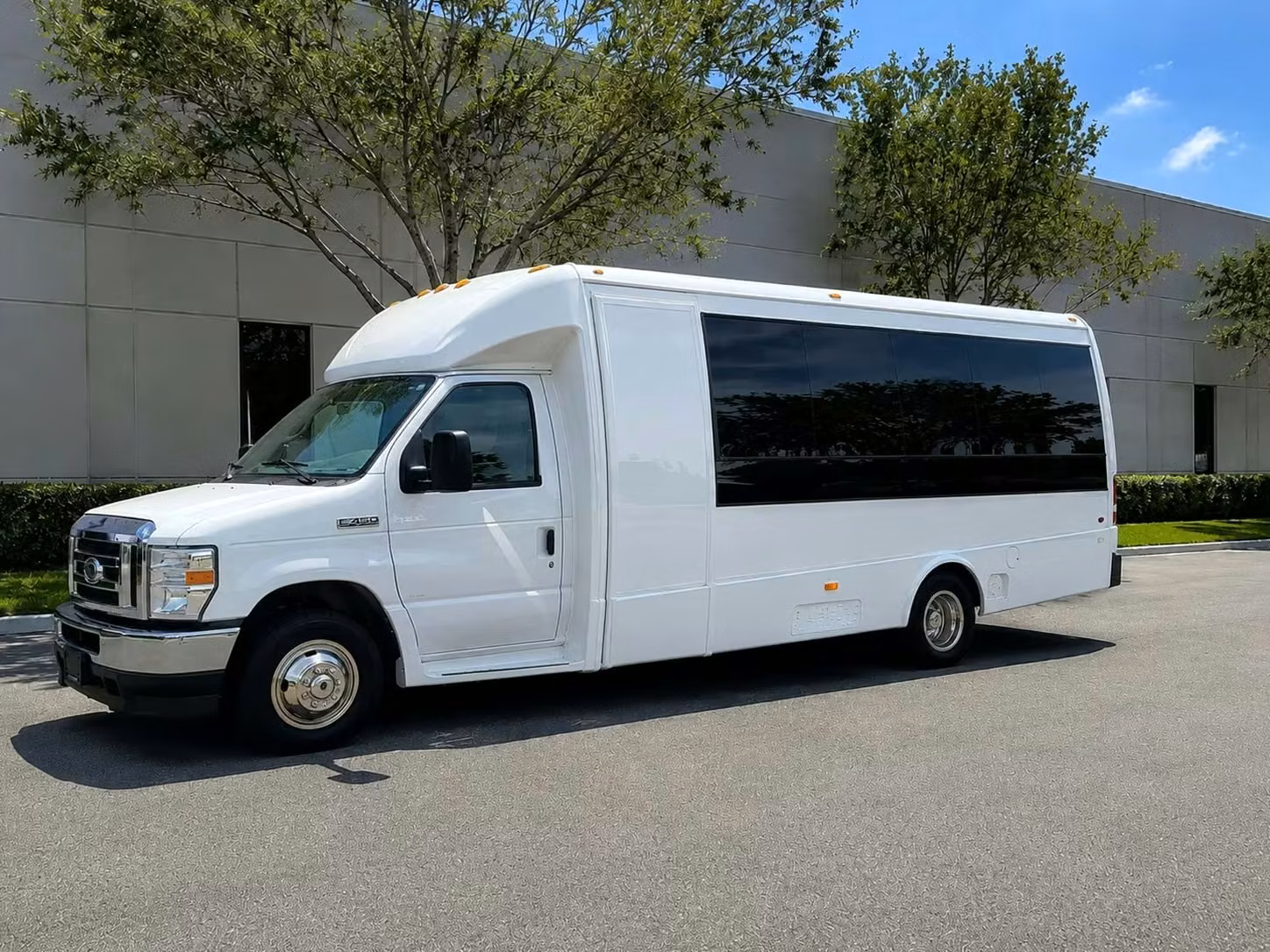 san pablo 15 passenger minibus rental