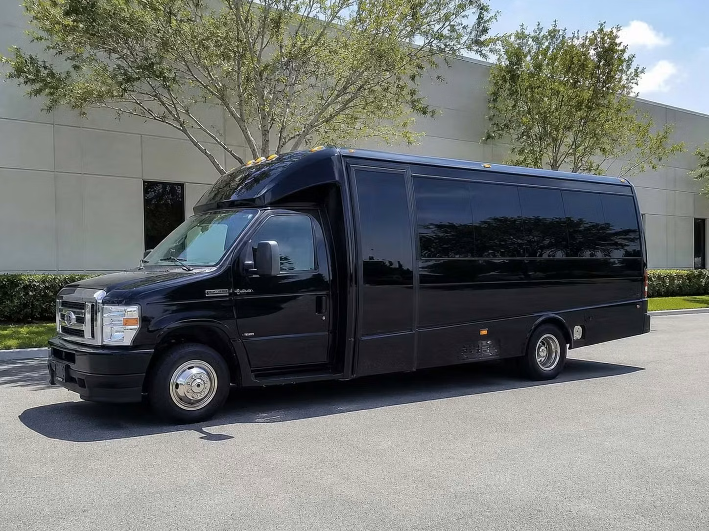 san pablo 18 passenger minibus rental