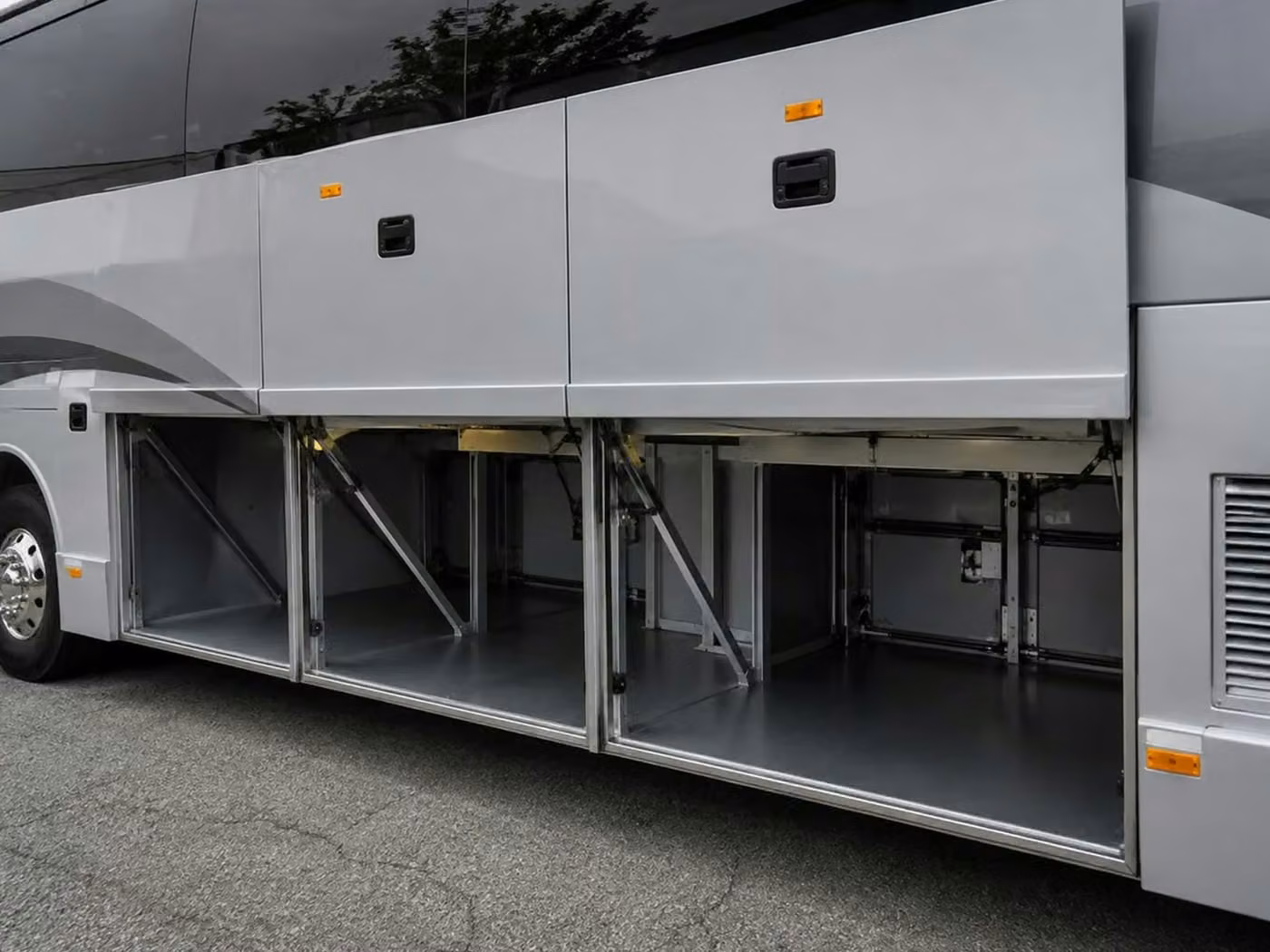 san pablo 56 passenger charter bus luggage bays